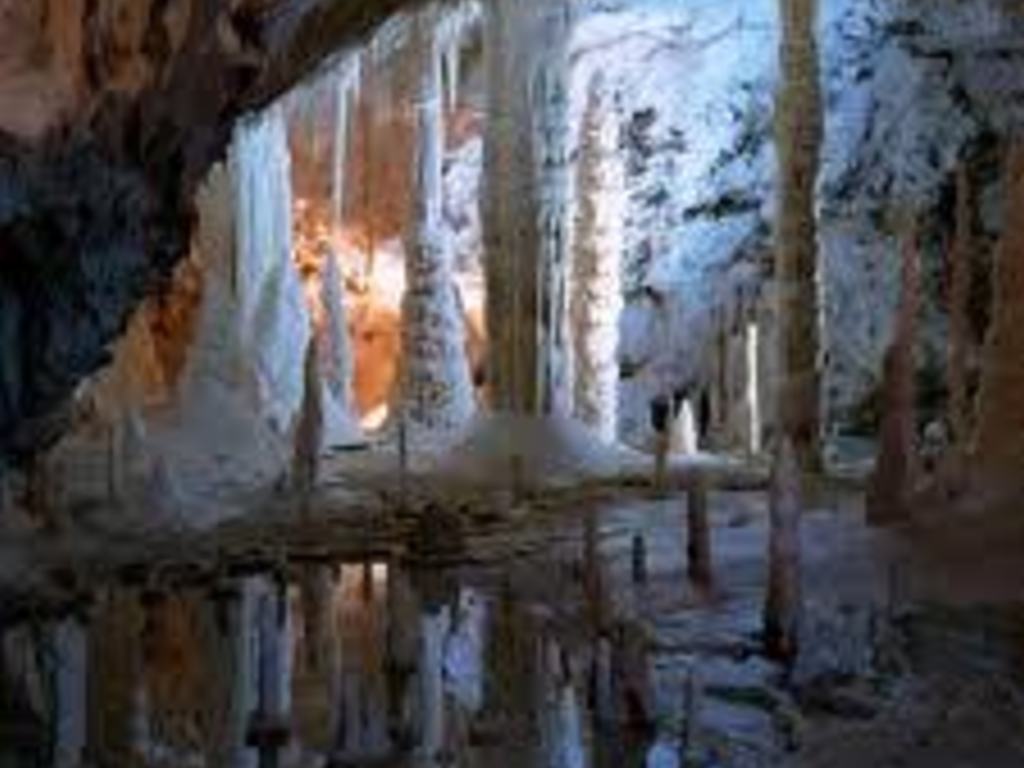 splendido soggiorno nella meravigliosa Regione Marche Grotte frasassi 3.jpg