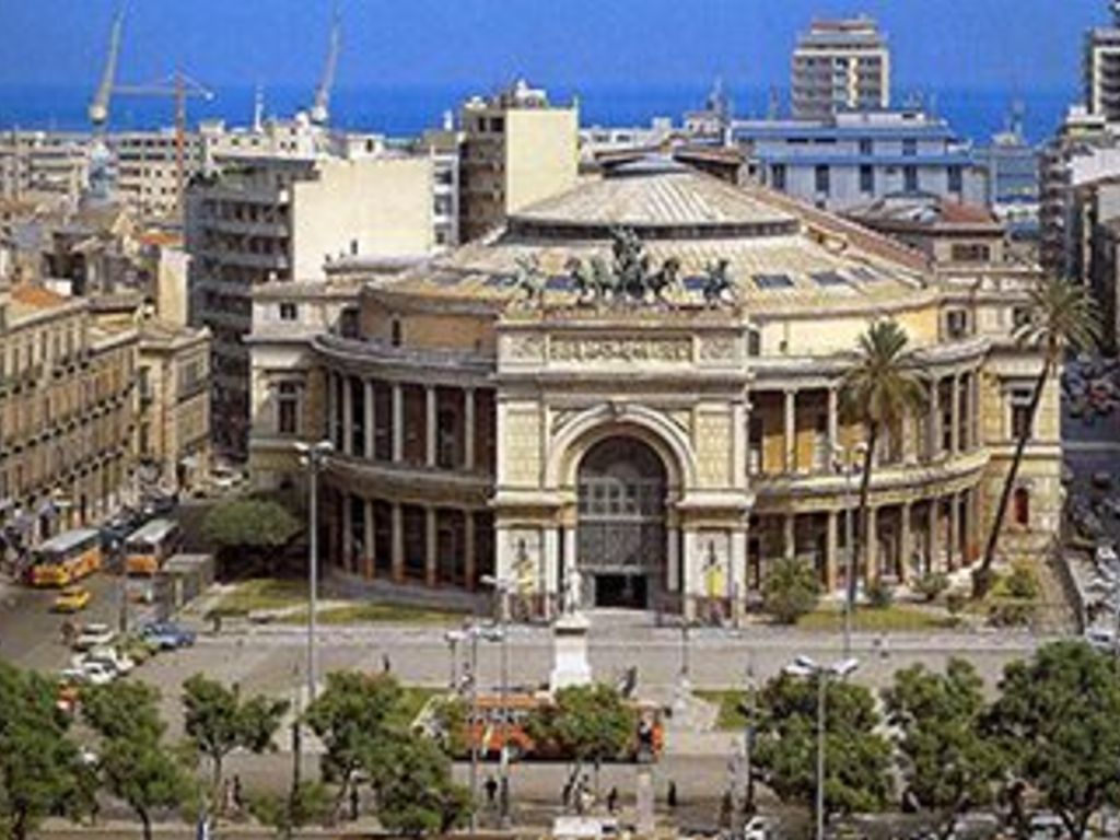 Benvenuta/o a Palermo, BBTeatro al centro, tra le meraviglie del centro Storico di Palermo. Image.jpeg