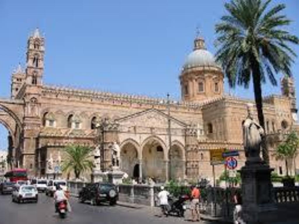 Benvenuta/o a Palermo, BBTeatro al centro, tra le meraviglie del centro Storico di Palermo. Image.jpeg
