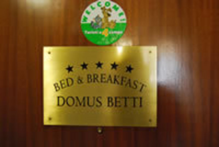 Domus Betti B&B Entrance 1 jpg domus betti.jpg